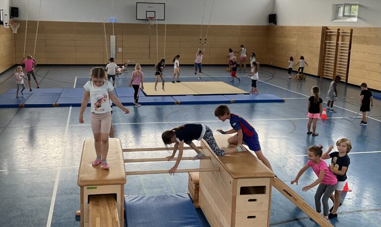 Sportunterricht mit den Vorschulkindern