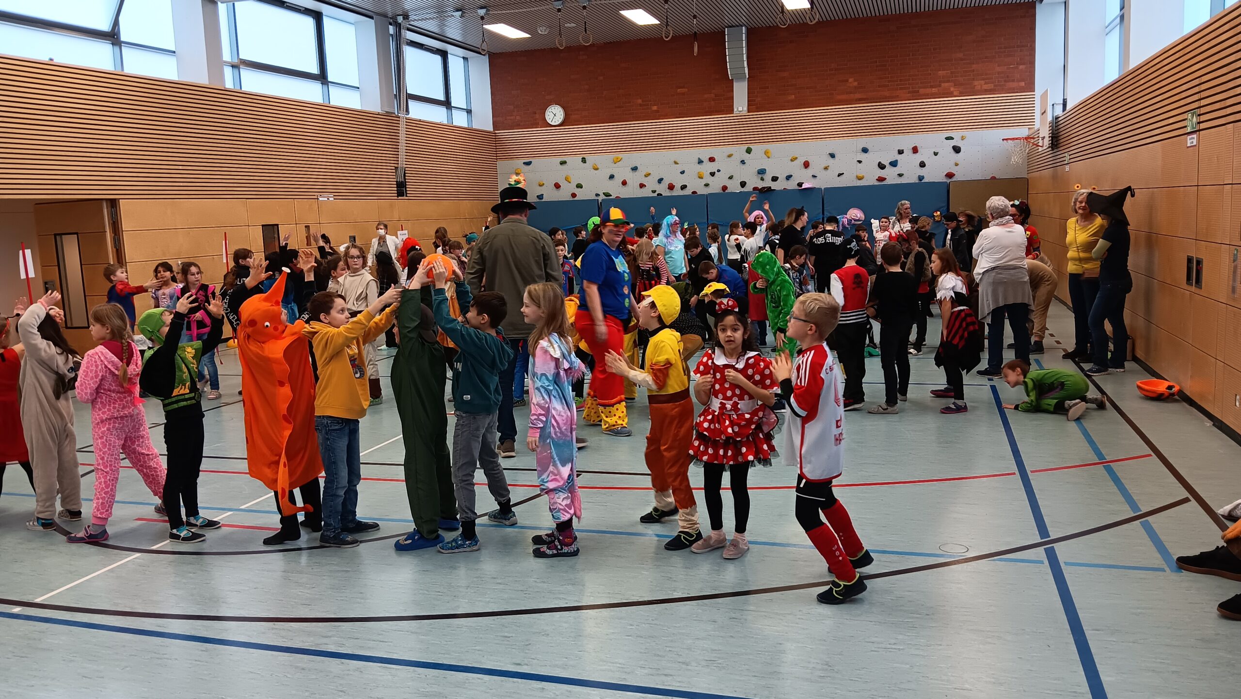  Foto zu Grundschule am Schlossberg Regenstauf 